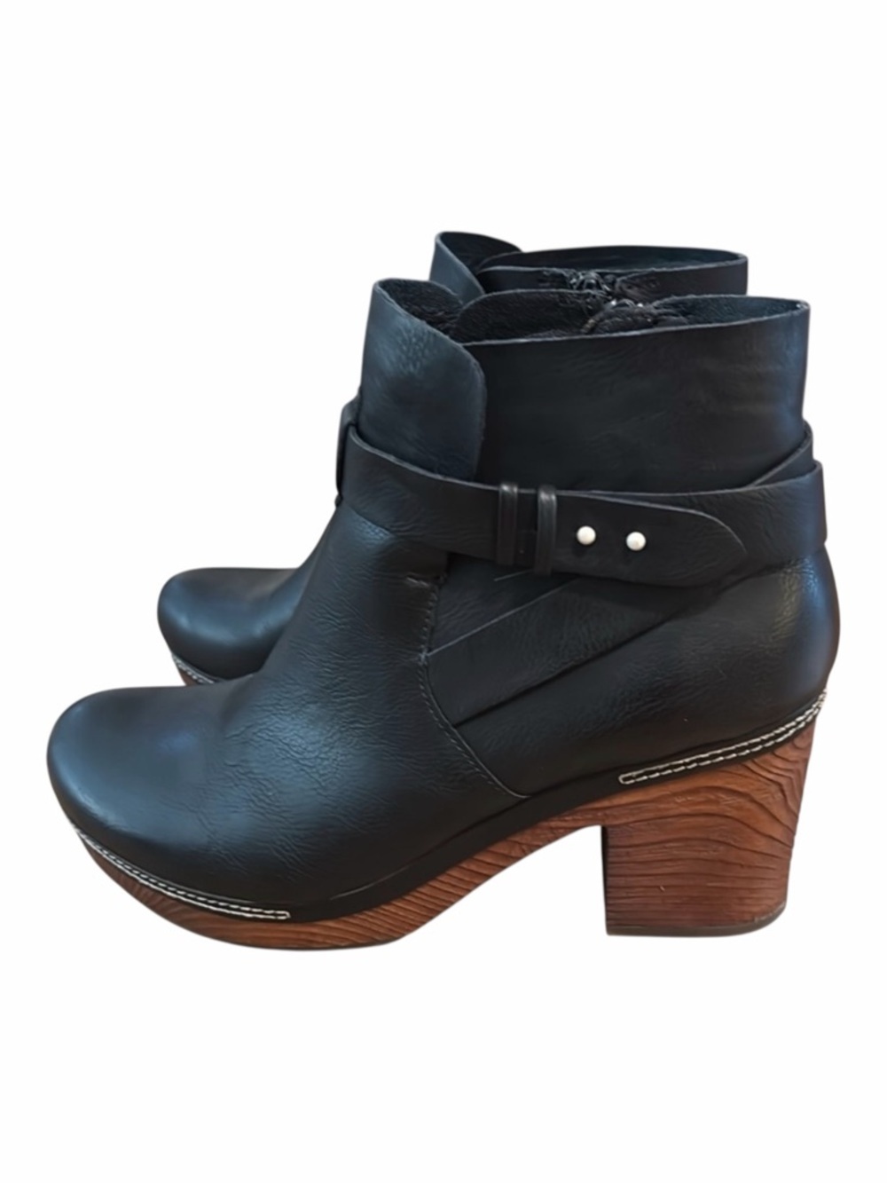 Korks Trisha  Black Booties Size 11M